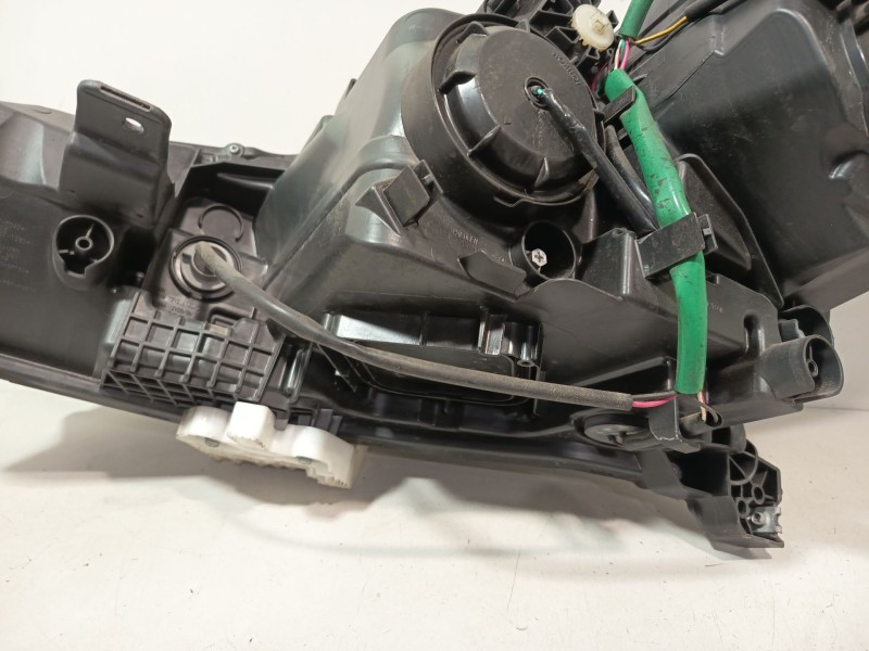 Recambio de faro derecho para nissan leaf (ze1) electric referencia OEM IAM 260105SH0A  