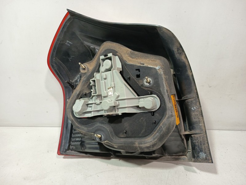 Recambio de piloto trasero derecho para toyota corolla (_e12_) 2.0 d-4d (cde120r_, cde120l_) referencia OEM IAM 8155102300  