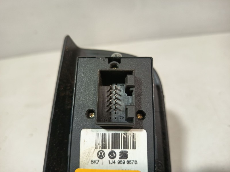 Recambio de mando elevalunas delantero izquierdo para volkswagen golf iv (1j1) 1.6 16v referencia OEM IAM 1J4959857B  