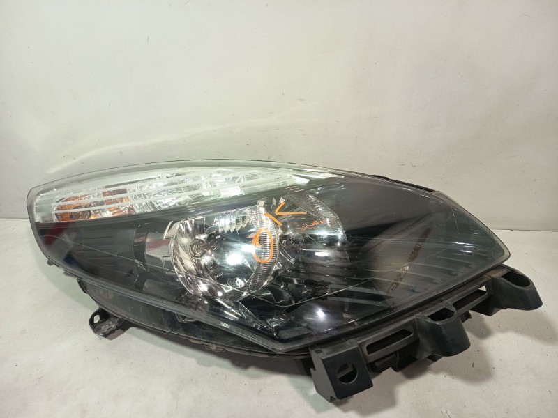 Recambio de faro derecho para renault scénic iii (jz0/1_) 1.5 dci referencia OEM IAM 260108250R 89903289 