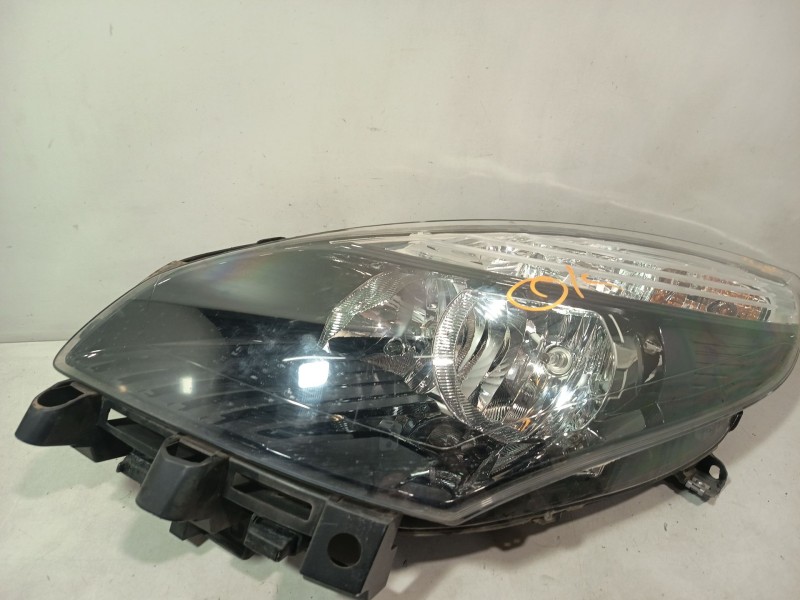 Recambio de faro izquierdo para renault scénic iii (jz0/1_) 1.5 dci referencia OEM IAM 260606760R 89903290 