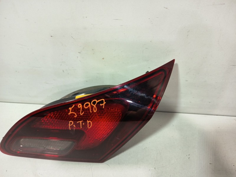 Recambio de piloto trasero derecho interior para opel astra j (p10) 1.6 (68) referencia OEM IAM 13319950  