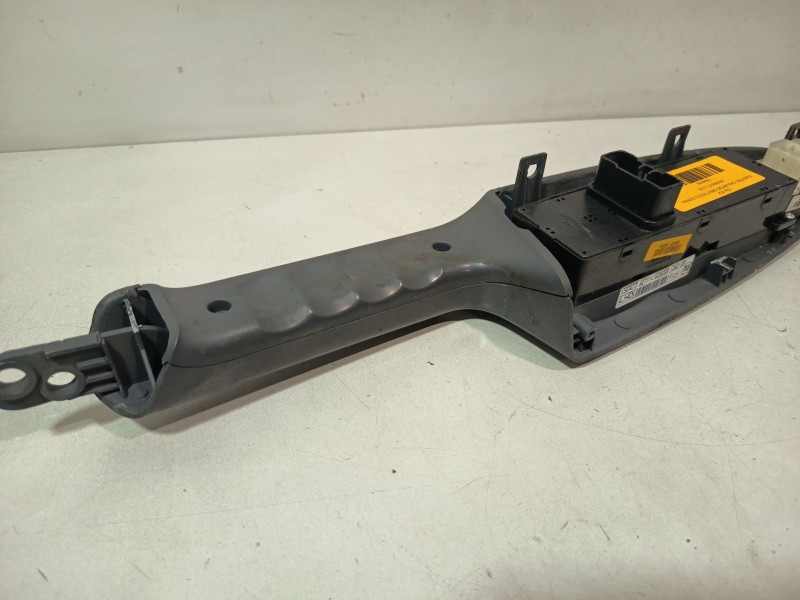 Recambio de mando elevalunas delantero izquierdo para kia rio 1.4 active referencia OEM IAM 827111G060GR  