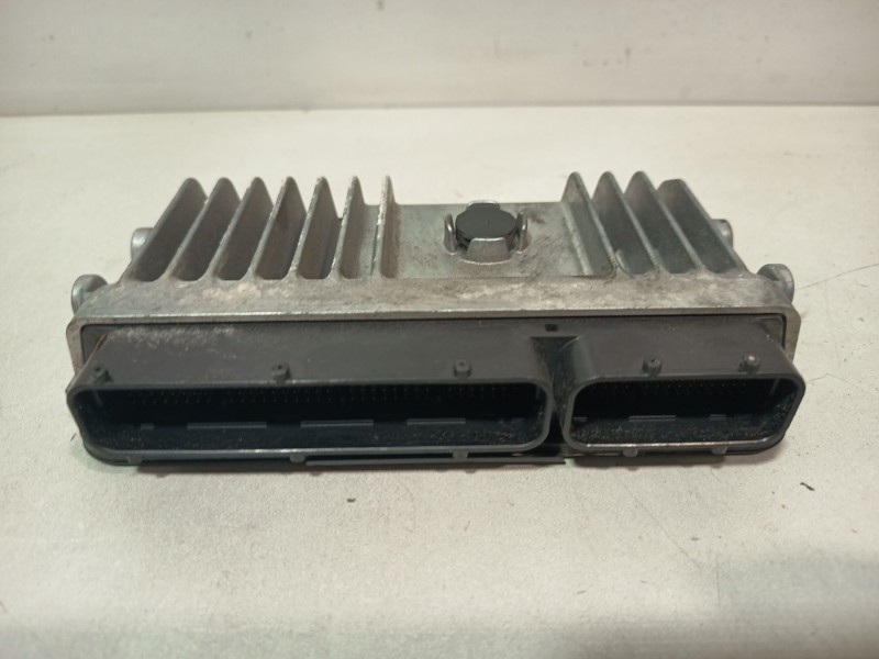 Recambio de centralita motor uce para toyota corolla sedán (_e21_) 1.8 vvti hybrid (zwe211, mzea12) referencia OEM IAM 896610ZS1