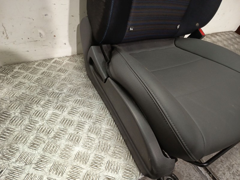 Recambio de asiento delantero derecho para nissan leaf (ze1) electric referencia OEM IAM   