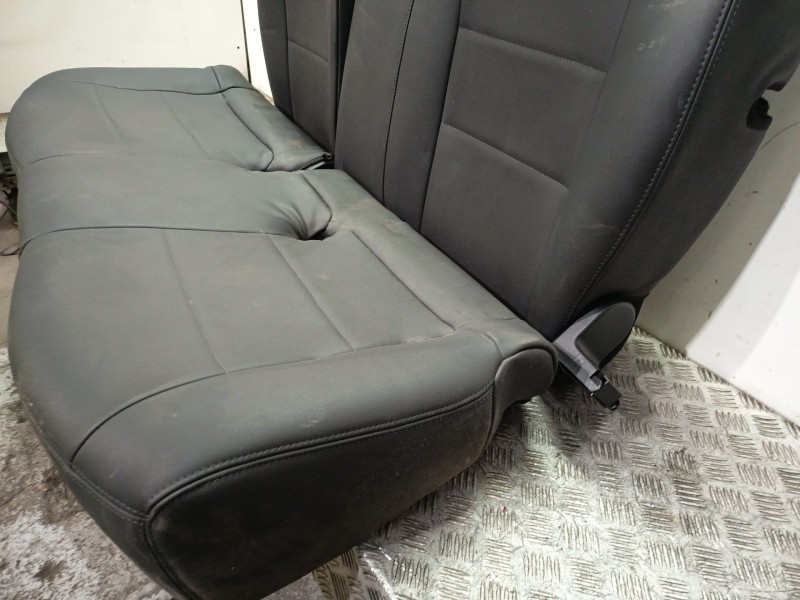 Recambio de asientos traseros para nissan leaf (ze1) electric referencia OEM IAM   