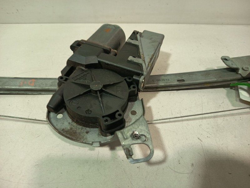 Recambio de elevalunas delantero derecho para citroën c3 hdi 70 sensodrive premier referencia OEM IAM 400618F  