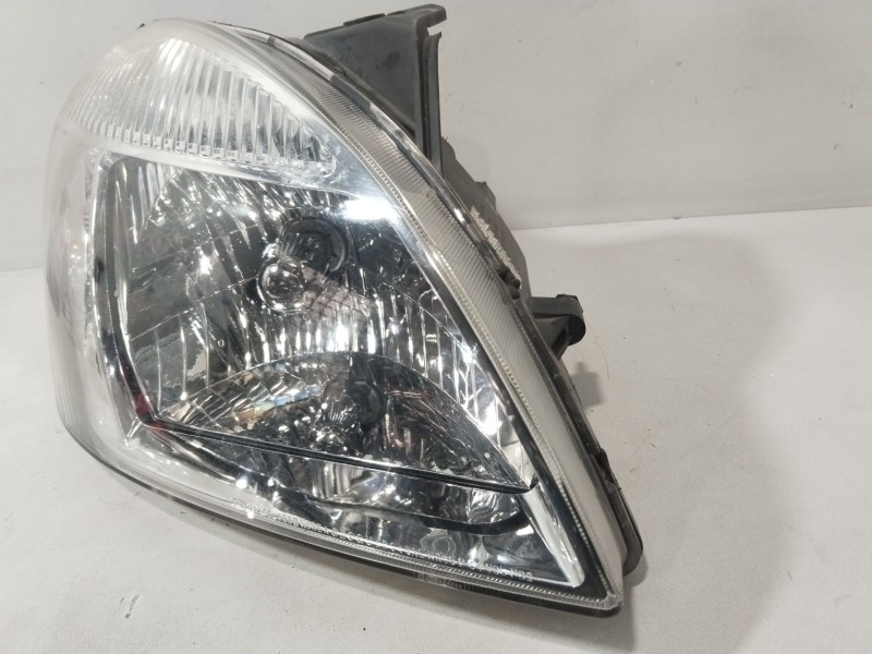 Recambio de faro derecho para kia rio ii (jb) 1.4 16v referencia OEM IAM 921021G020  
