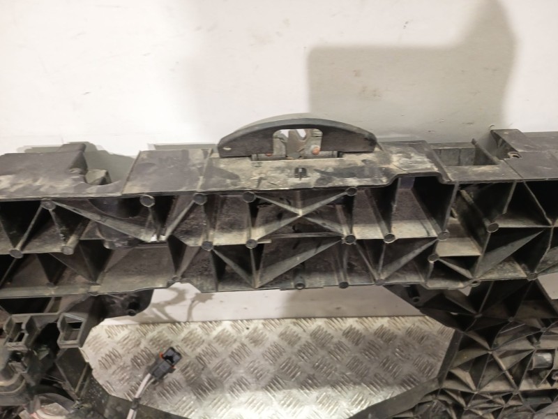 Recambio de panel frontal para renault scénic iii (jz0/1_) 1.5 dci referencia OEM IAM 752100007R  