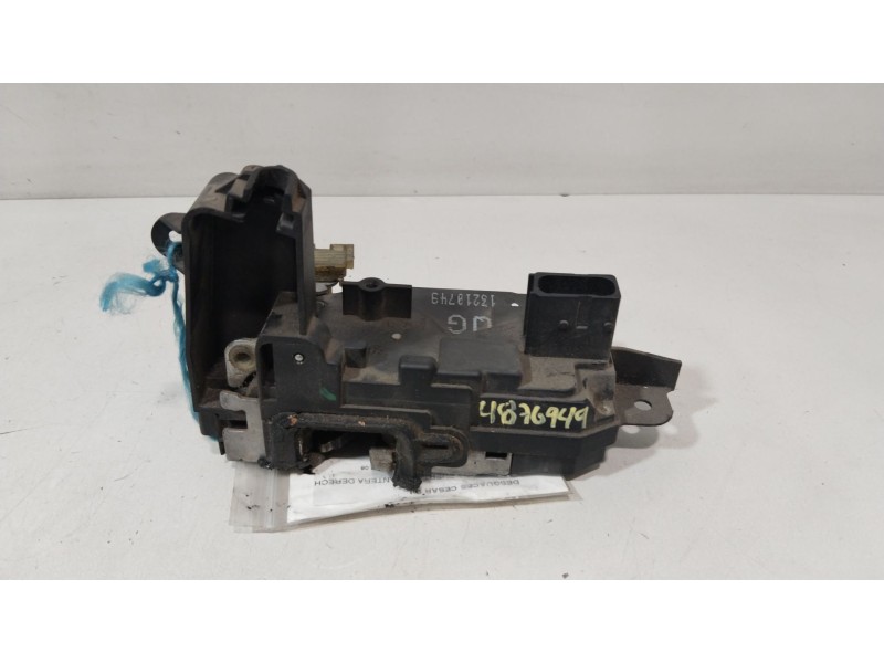 Recambio de cerradura puerta delantera derecha para opel astra gtc cosmo referencia OEM IAM  4 PINES 