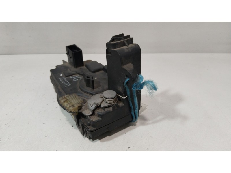 Recambio de cerradura puerta delantera derecha para opel astra gtc cosmo referencia OEM IAM  4 PINES 