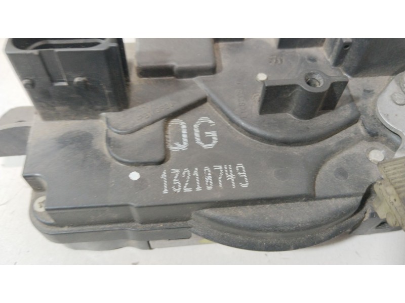 Recambio de cerradura puerta delantera derecha para opel astra gtc cosmo referencia OEM IAM  4 PINES 