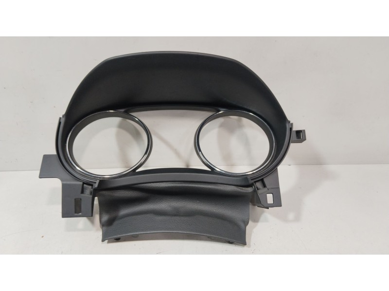 Recambio de moldura para nissan qashqai ii (j11, j11_) 1.5 dci referencia OEM IAM 682S74EA0A  