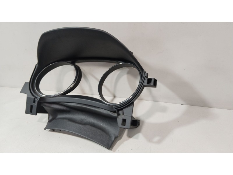 Recambio de moldura para nissan qashqai ii (j11, j11_) 1.5 dci referencia OEM IAM 682S74EA0A  