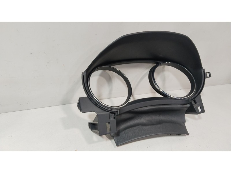 Recambio de moldura para nissan qashqai ii (j11, j11_) 1.5 dci referencia OEM IAM 682S74EA0A  