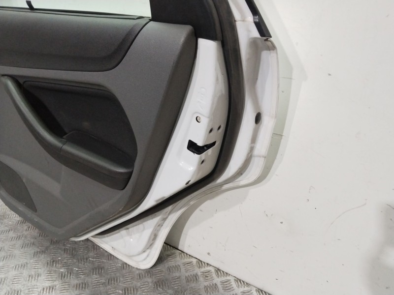 Recambio de puerta trasera derecha para ford focus lim. (cb4) titanium referencia OEM IAM  BLANCO 