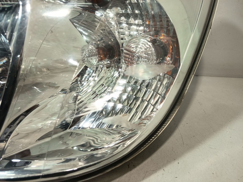 Recambio de faro izquierdo para kia rio ii (jb) 1.4 16v referencia OEM IAM 921011G020  