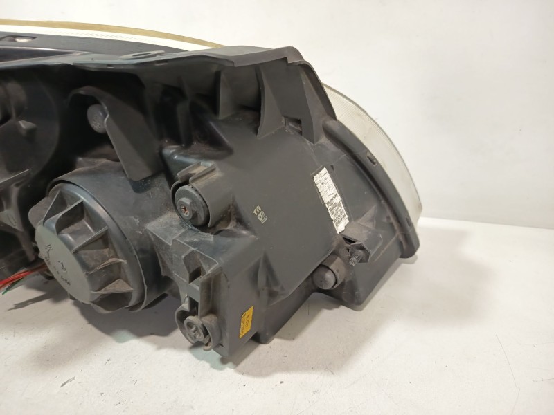 Recambio de faro izquierdo para kia rio ii (jb) 1.4 16v referencia OEM IAM 921011G020  