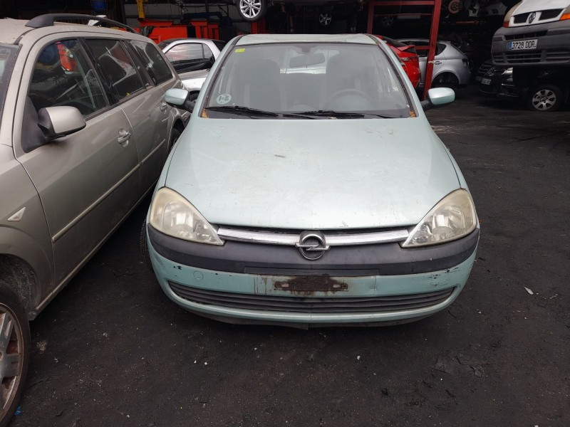 opel corsa c (x01) del año 2001