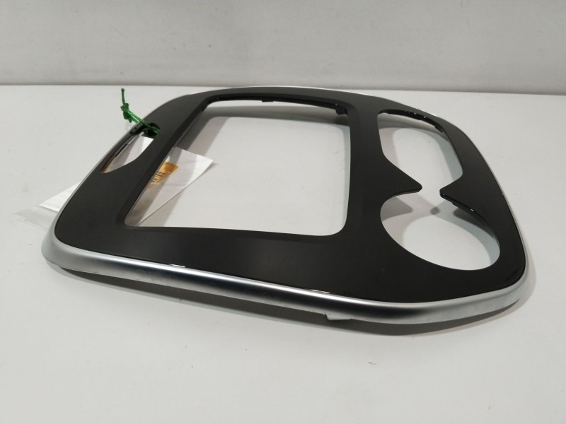 Recambio de moldura para renault captur i (j5_, h5_) 1.2 tce 120 referencia OEM IAM 682703348R  