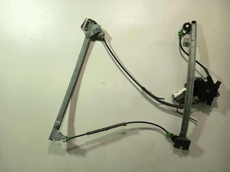 Recambio de elevalunas delantero izquierdo para citroën xsara berlina 1.6 attraction referencia OEM IAM 9221H4  