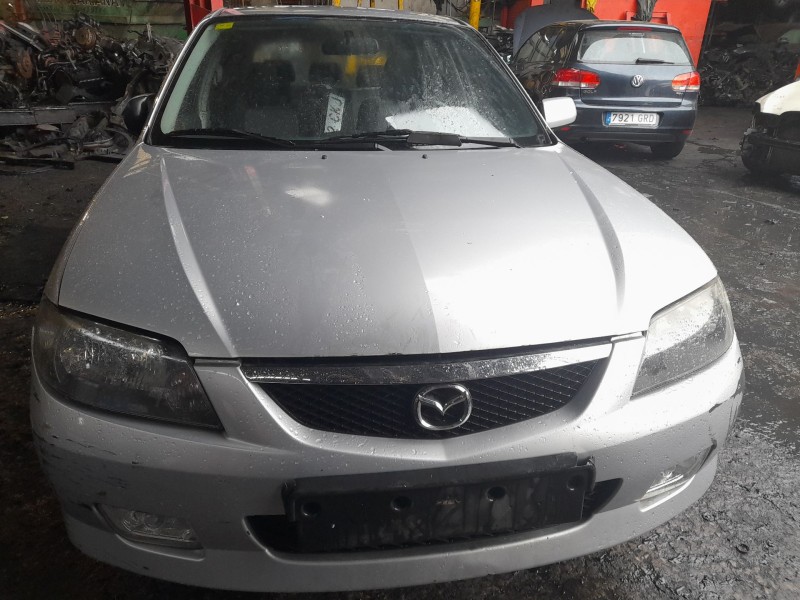 mazda 323 f vi hatchback (bj) del año 2003