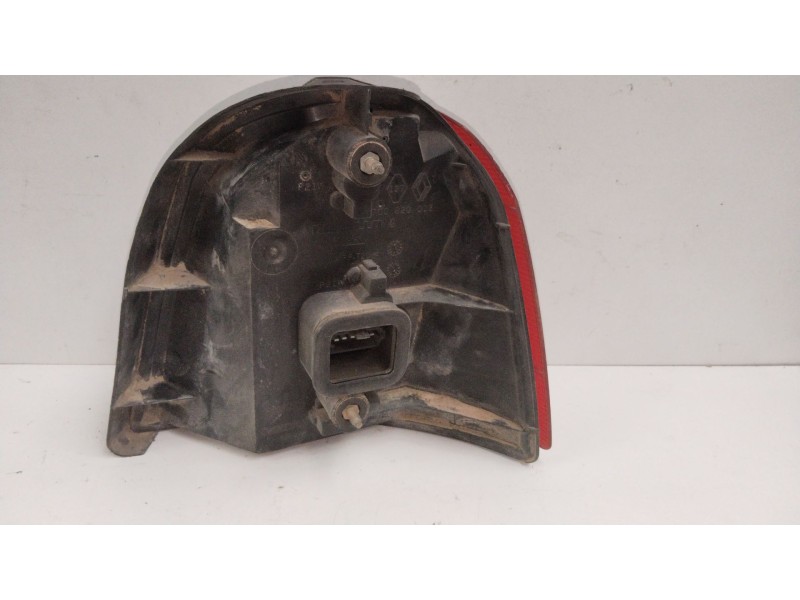 Recambio de piloto trasero izquierdo para renault twingo (co6) 1.3 (c063/64) referencia OEM IAM 7701036397  