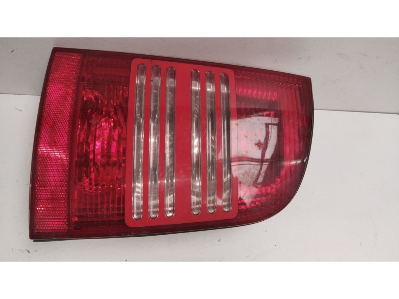 Recambio de piloto trasero derecho para skoda octavia combi (1u5) referencia OEM IAM 1U9945112  