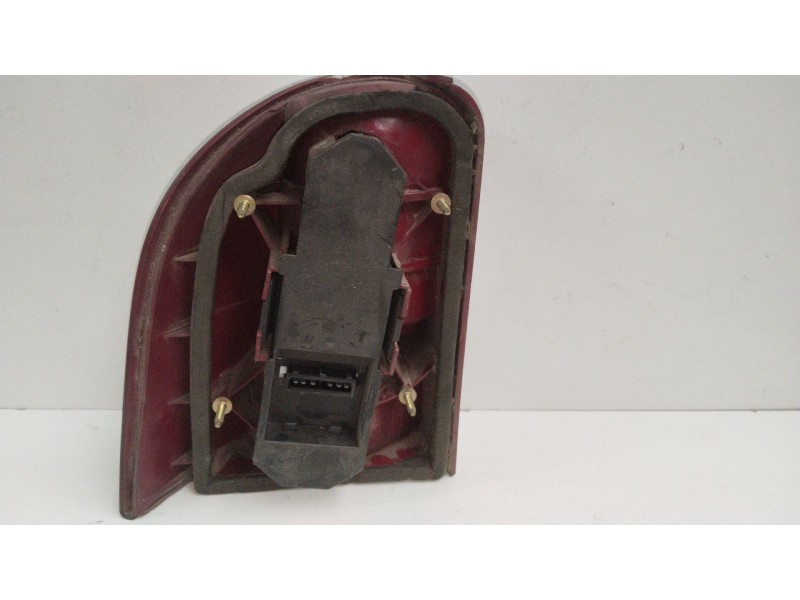 Recambio de piloto trasero derecho para ford mondeo familiar (gd) ambiente referencia OEM IAM YS7113A602CA  