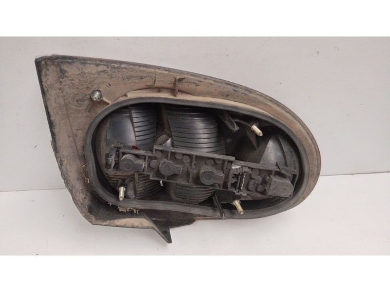 Recambio de piloto trasero derecho para renault megane i coupe fase 2 (da..) referencia OEM IAM 7700428057  