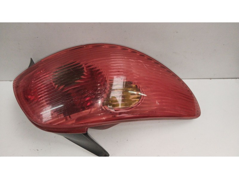 Recambio de piloto trasero izquierdo para peugeot 206 berlina x-line clim referencia OEM IAM 6350P1  