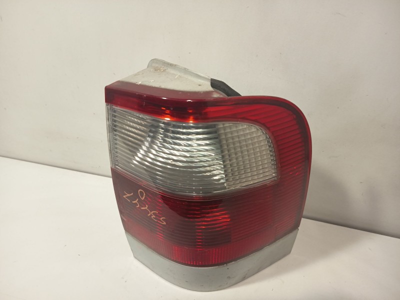 Recambio de piloto trasero derecho para ford galaxy i (wgr) 1.9 tdi referencia OEM IAM 964466  