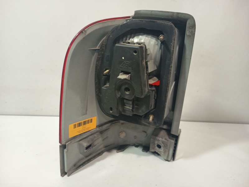 Recambio de piloto trasero derecho para ford galaxy i (wgr) 1.9 tdi referencia OEM IAM 964466  