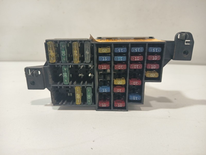 Recambio de caja reles / fusibles para dacia sandero (bs_) 1.5 dci referencia OEM IAM 7703297597  