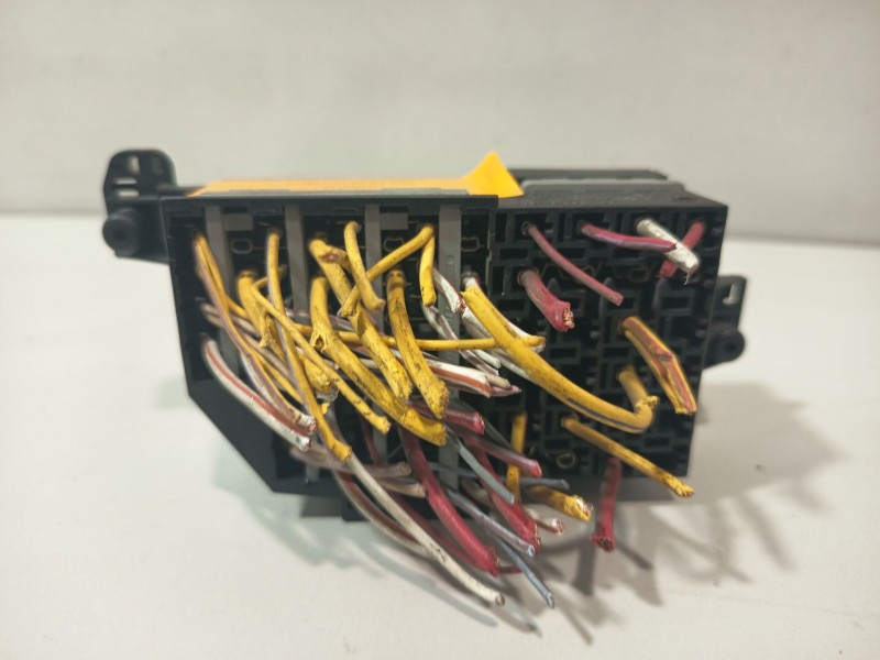 Recambio de caja reles / fusibles para dacia sandero (bs_) 1.5 dci referencia OEM IAM 7703297597  