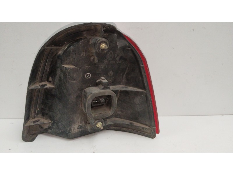 Recambio de piloto trasero izquierdo para renault twingo (co6) 1.3 (c063/64) referencia OEM IAM 7701036397  