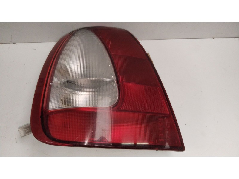 Recambio de piloto trasero izquierdo para daewoo nubira berlina cdx referencia OEM IAM 96272041  