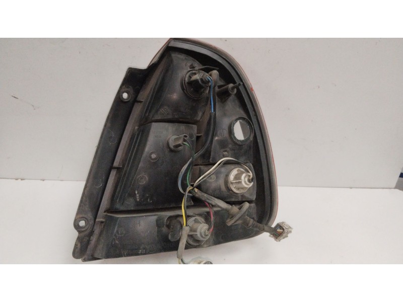 Recambio de piloto trasero izquierdo para daewoo nubira berlina cdx referencia OEM IAM 96272041  