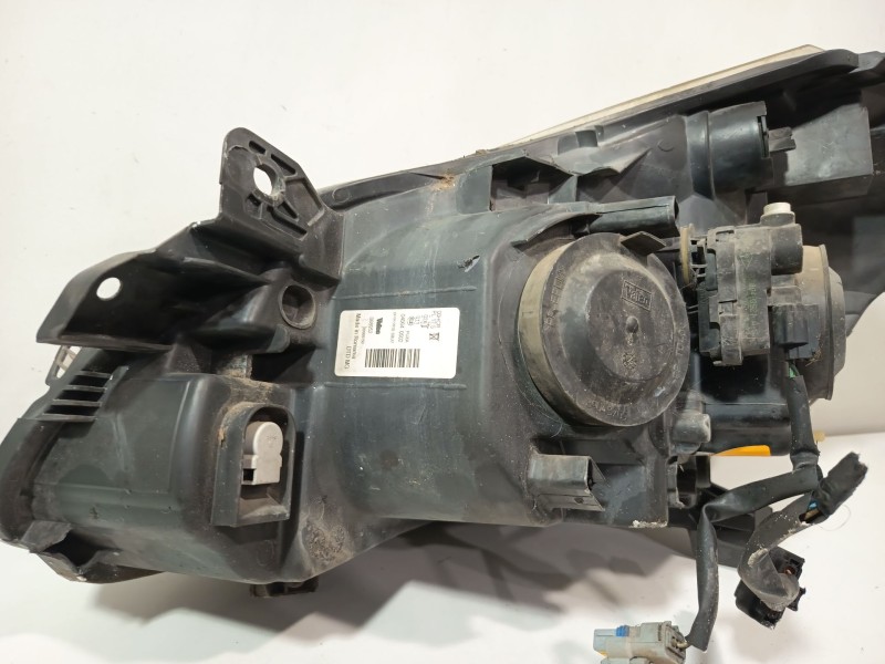 Recambio de faro derecho para renault clio ii (bb_, cb_) 1.5 dci (b/c2j) referencia OEM IAM 260100822R  