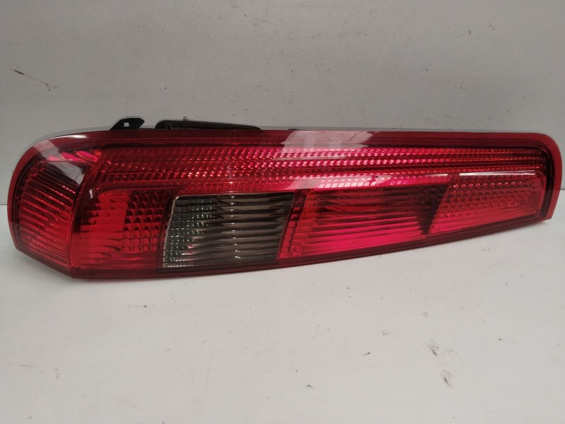 Recambio de piloto trasero izquierdo para ford fiesta (cbk) ghia referencia OEM IAM 1324570  