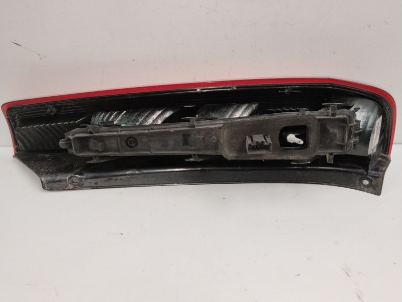 Recambio de piloto trasero izquierdo para ford fiesta (cbk) ghia referencia OEM IAM 1324570  