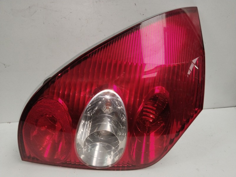 Recambio de piloto trasero izquierdo para renault laguna ii grandtour (kg0) dynamique confort referencia OEM IAM 820002471  