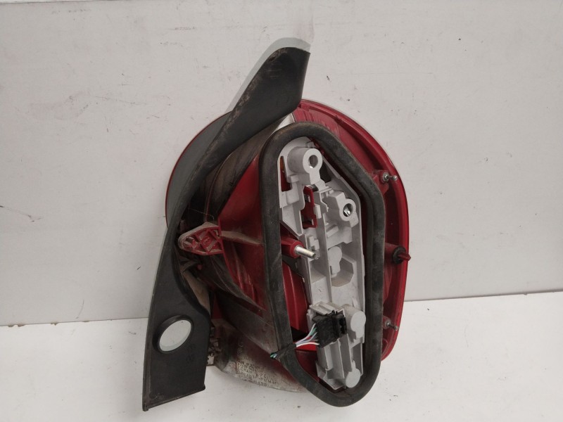 Recambio de piloto trasero izquierdo para renault modus dynamique referencia OEM IAM 8200538786  