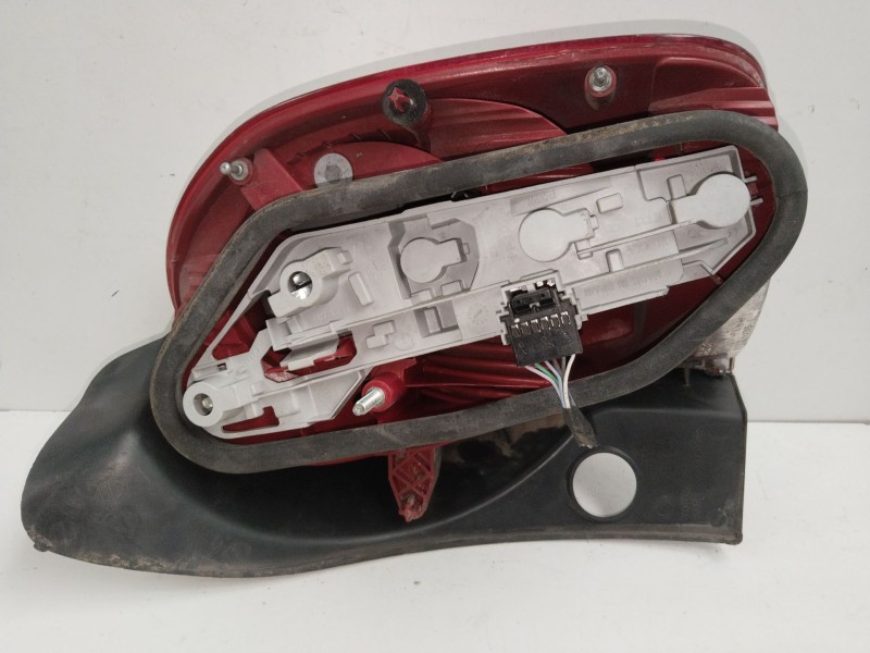 Recambio de piloto trasero izquierdo para renault modus dynamique referencia OEM IAM 8200538786  