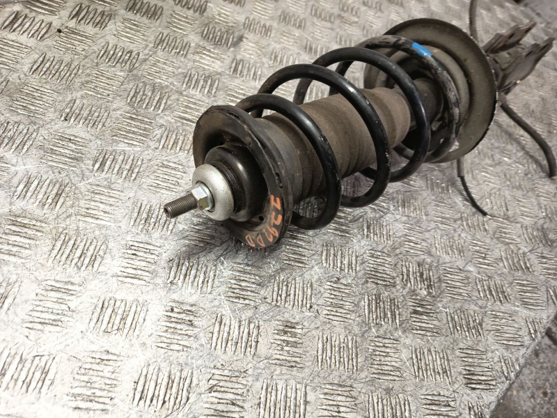 Recambio de amortiguador delantero derecho para toyota yaris (ksp9/scp9/nlp9) básico referencia OEM IAM 485100D170  