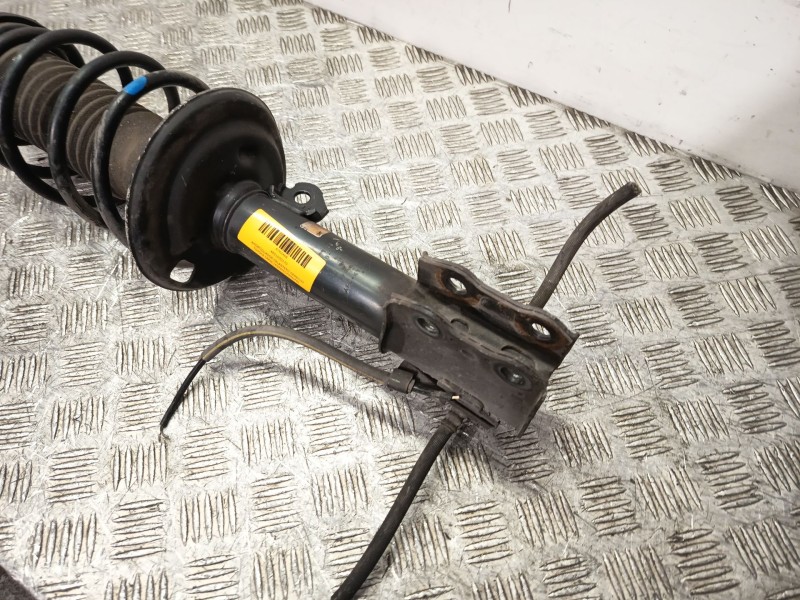 Recambio de amortiguador delantero derecho para toyota yaris (ksp9/scp9/nlp9) básico referencia OEM IAM 485100D170  