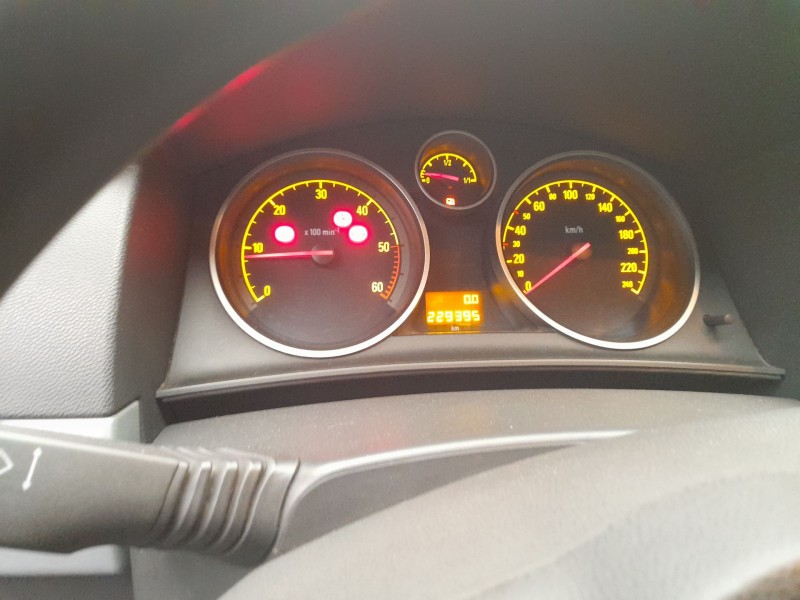 opel astra h (a04) del año 2005