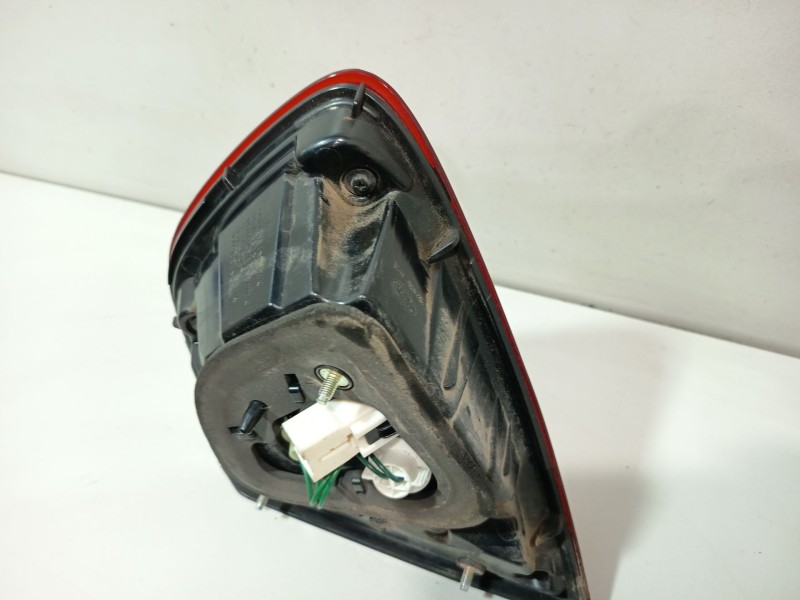 Recambio de piloto trasero izquierdo interior para kia rio iii (ub) 1.2 cvvt referencia OEM IAM 924301W200  
