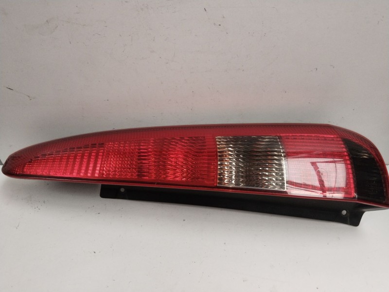 Recambio de piloto trasero derecho para ford fusion (cbk) ambiente referencia OEM IAM 1324515  