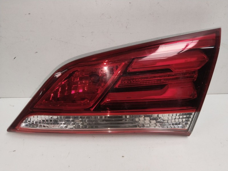 Recambio de piloto porton trasero derecho para hyundai i40 cab bluedrive referencia OEM IAM 924403Z600  